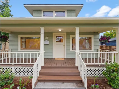 5903 SE Malden Street Portland OR 97206