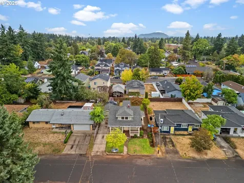 5903 SE Malden Street Portland OR 97206