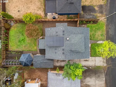 5903 SE Malden Street Portland OR 97206