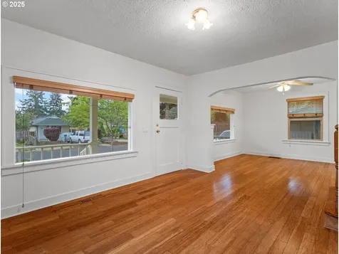5903 SE Malden Street Portland OR 97206