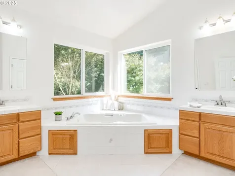 32719 NE Button Drive La Center WA 98629