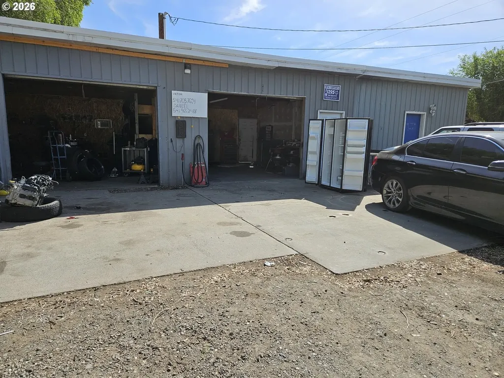 2912 W 2nd Street The Dalles OR 97058