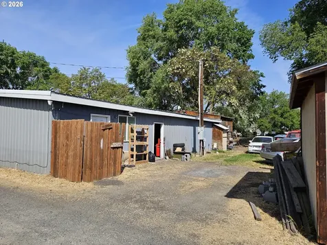 2912 W 2nd Street The Dalles OR 97058
