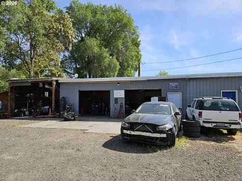 2912 W 2nd Street The Dalles OR 97058