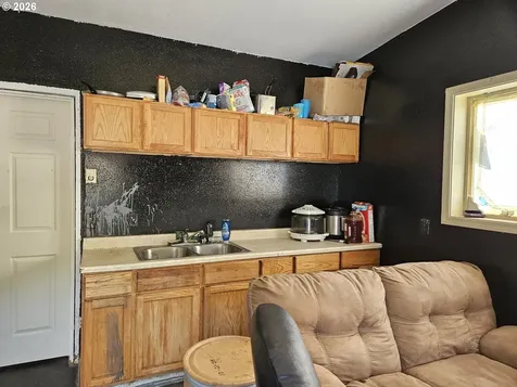2912 W 2nd Street The Dalles OR 97058