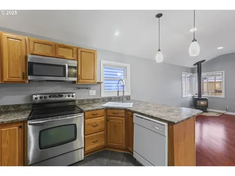 1683 N Jantzen Avenue Portland OR 97217