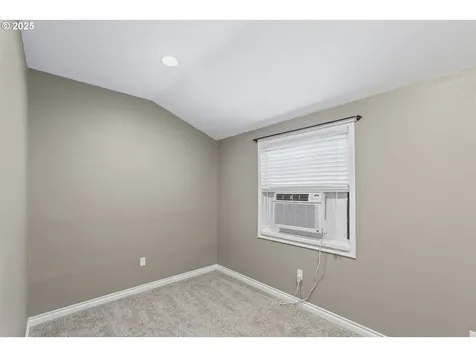 1683 N Jantzen Avenue Portland OR 97217