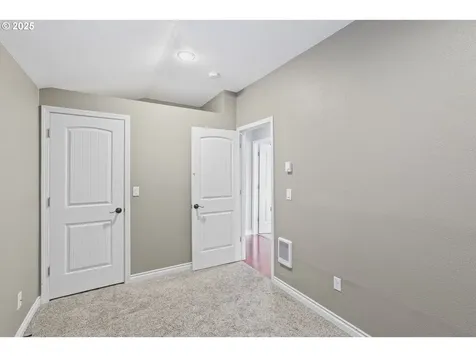 1683 N Jantzen Avenue Portland OR 97217