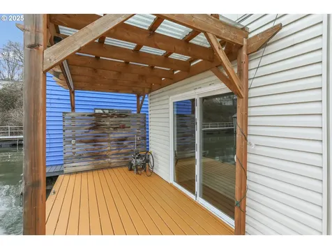 1683 N Jantzen Avenue Portland OR 97217