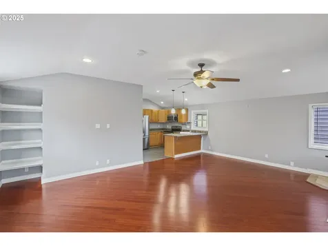 1683 N Jantzen Avenue Portland OR 97217