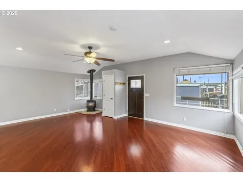 1683 N Jantzen Avenue Portland OR 97217