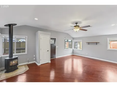 1683 N Jantzen Avenue Portland OR 97217