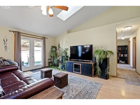 573 Creswood Drive Creswell OR 97426