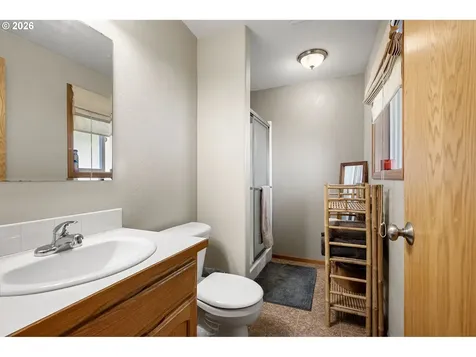 573 Creswood Drive Creswell OR 97426