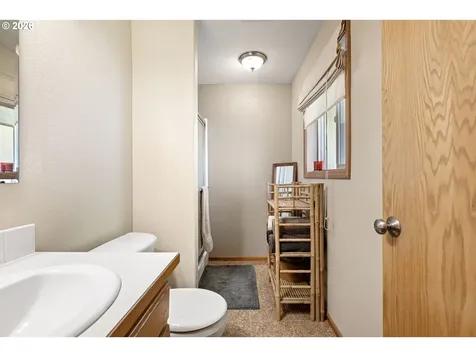 573 Creswood Drive Creswell OR 97426