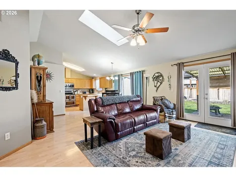 573 Creswood Drive Creswell OR 97426