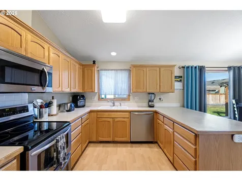 573 Creswood Drive Creswell OR 97426
