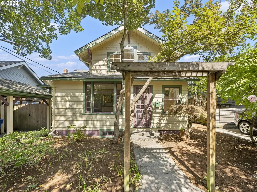3917 SE Tibbetts Street Portland OR 97202