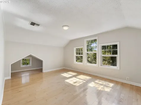 3917 SE Tibbetts Street Portland OR 97202