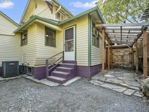 3917 SE Tibbetts Street Portland OR 97202