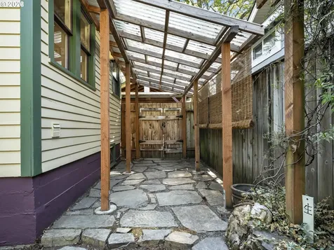 3917 SE Tibbetts Street Portland OR 97202