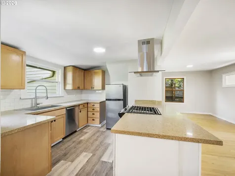 3917 SE Tibbetts Street Portland OR 97202