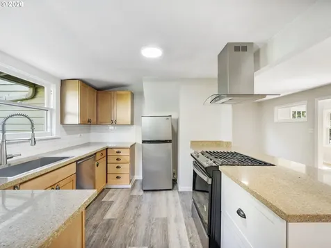 3917 SE Tibbetts Street Portland OR 97202