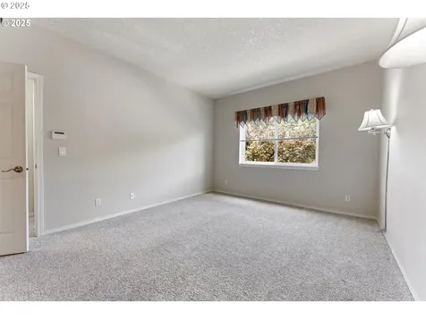 4320 S Corbett Avenue Portland OR 97239