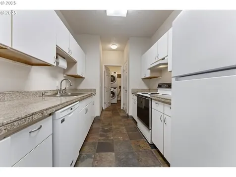 4320 S Corbett Avenue Portland OR 97239
