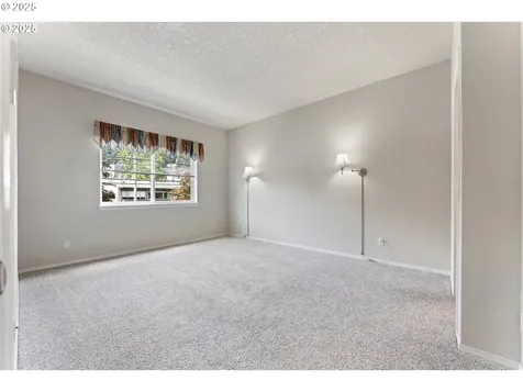 4320 S Corbett Avenue Portland OR 97239