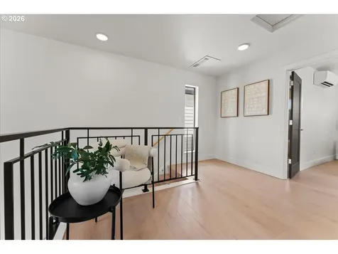 7884 SE 70th Avenue Portland OR 97206