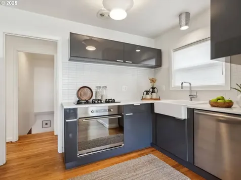 3586 NE Holman Street Portland OR 97211