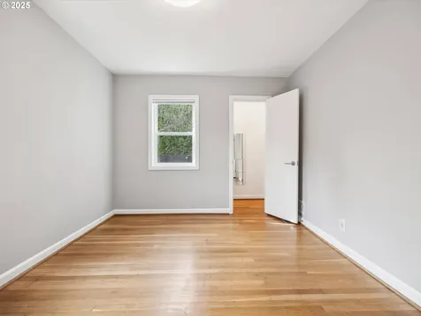 3586 NE Holman Street Portland OR 97211