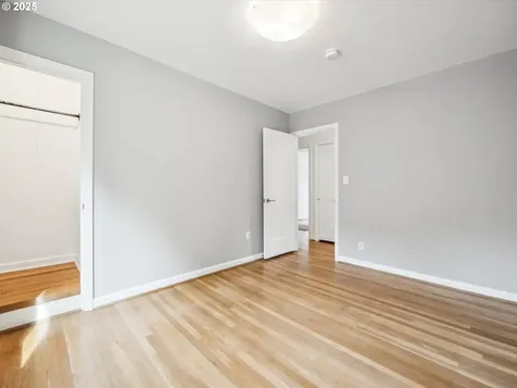 3586 NE Holman Street Portland OR 97211