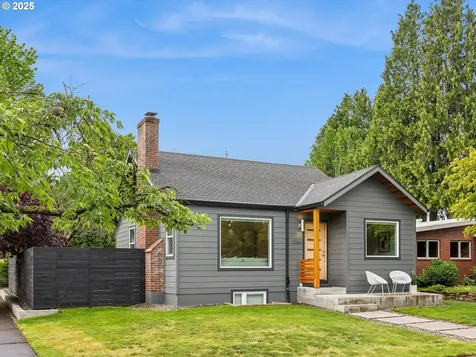 3586 NE Holman Street Portland OR 97211