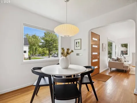 3586 NE Holman Street Portland OR 97211