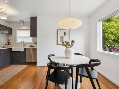3586 NE Holman Street Portland OR 97211