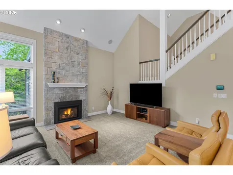 2432 SW Huber Court Portland OR 97219