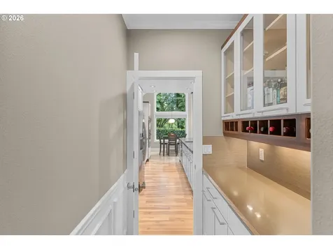 2432 SW Huber Court Portland OR 97219