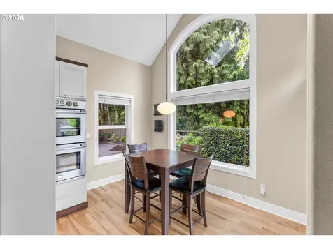 2432 SW Huber Court Portland OR 97219