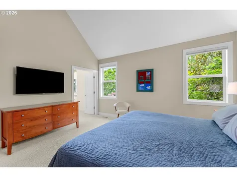 2432 SW Huber Court Portland OR 97219