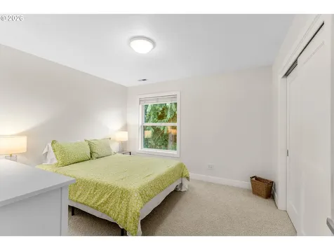 2432 SW Huber Court Portland OR 97219