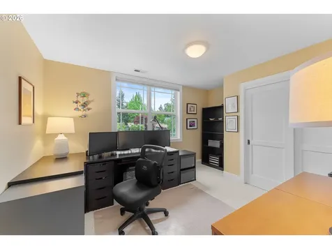 2432 SW Huber Court Portland OR 97219
