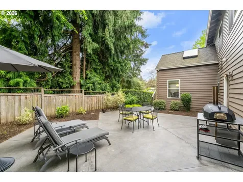 2432 SW Huber Court Portland OR 97219