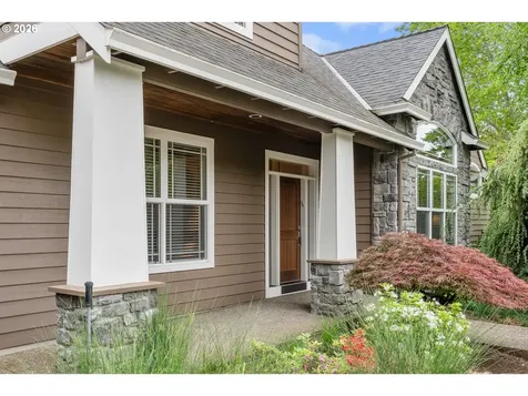 2432 SW Huber Court Portland OR 97219