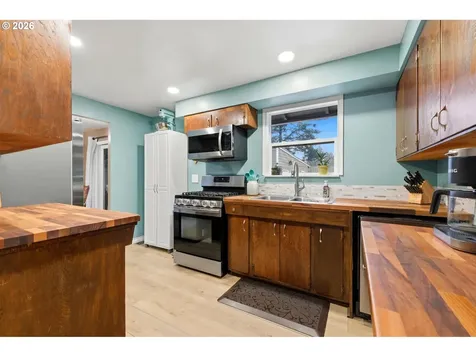 1530 SE 140th Avenue Portland OR 97233