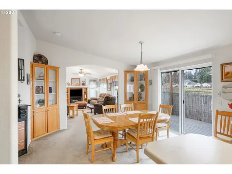 1015 Oak Street Silverton OR 97381