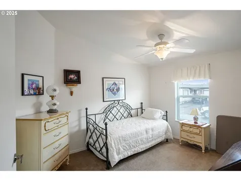 1015 Oak Street Silverton OR 97381
