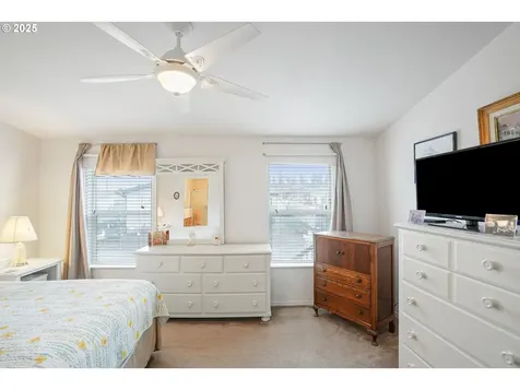 1015 Oak Street Silverton OR 97381