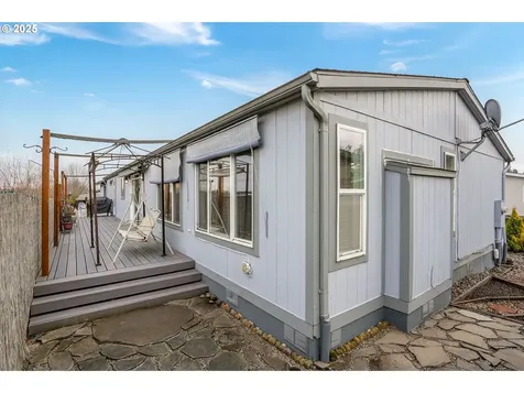 1015 Oak Street Silverton OR 97381